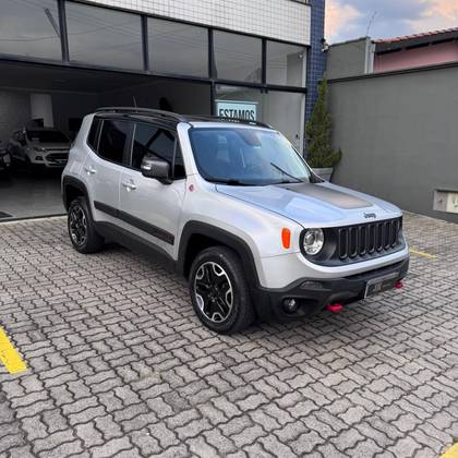 JEEP RENEGADE 2.0 16V TURBO DIESEL TRAILHAWK 4P 4X4 AUTOMÁTICO